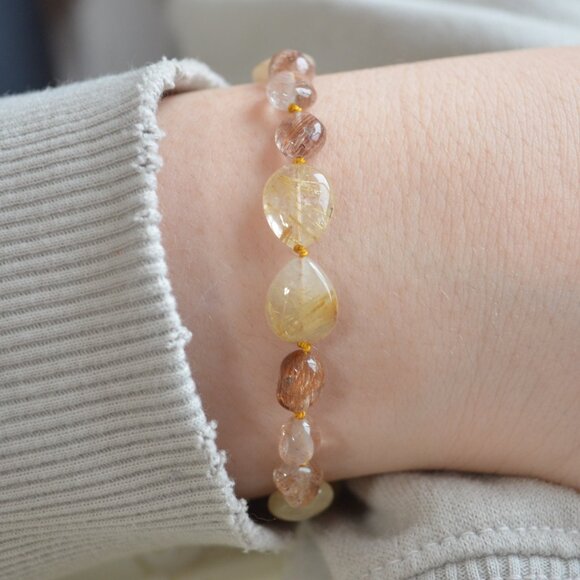 Hand Knotted Golden Rutilated Quartz Gemstone Bracelet in Rose Gold - Picture 6 of 11